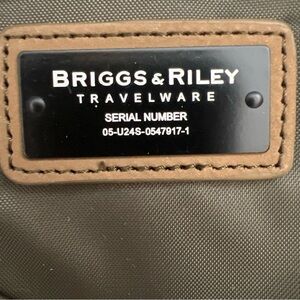 Briggs & Riley Travel Suitcase Carry-On Green 25x18.5x10 in Lightweight Luggage